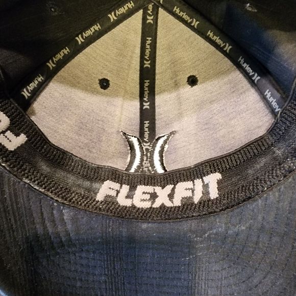 Men's Hurley Stretch Flex Fit Plaid Baseball Hat. Size S-M - Picture 9 of 12